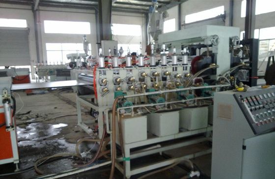 Dây chuyền sản xuất bảng PVC FOma hiệu quả cao, máy tạo bọt PVC cho máy giải mã