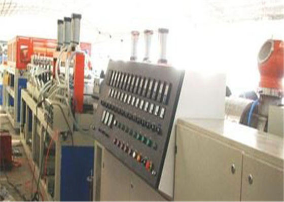 Dây chuyền sản xuất ván PE PP PVC tái chế cho cửa / nội thất