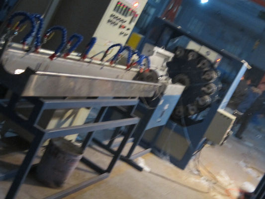 Giá tốt. Dây chuyền ép đùn nhựa PVC cốt sợi với máy đùn tốc độ cao trực tuyến