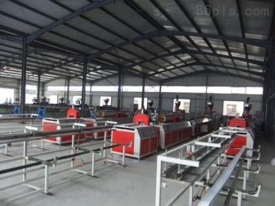 Giá tốt. CE ISO 9001 PVC nhựa hồ sơ dòng đùn ép hiệu suất thấp tiếng ồn trực tuyến