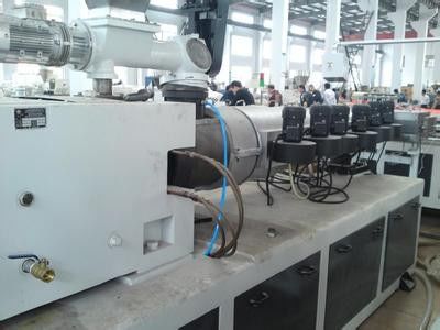 Giá tốt. Dây chuyền sản xuất hồ sơ WPC tái chế cho gian hàng trực tuyến