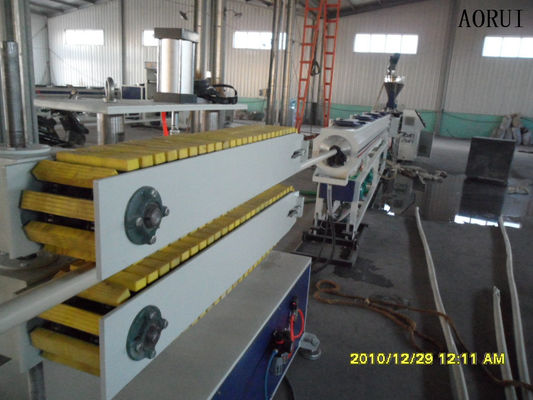 Giá tốt. PE / PP ống thoát nước Máy đùn trục vít đơn tự động cho xây dựng trực tuyến