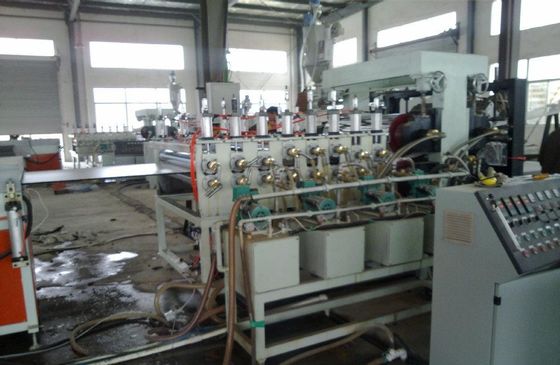 Giá tốt. Dây chuyền sản xuất bảng PVC FOma hiệu quả cao, máy tạo bọt PVC cho máy giải mã trực tuyến