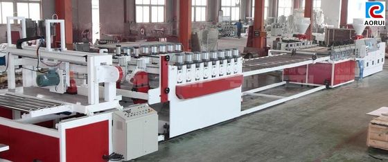 Giá tốt. Tủ bếp Nội thất Dây chuyền sản xuất ván WPC Sản lượng 340 - 380 kg / H trực tuyến