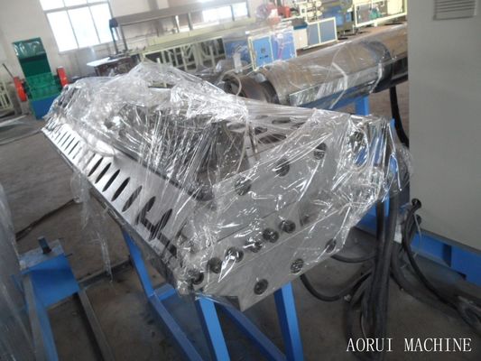 Giá tốt. Dây chuyền ép đùn cửa rộng WPC PVC / Máy làm ván / Dây chuyền sản xuất ván WPC trực tuyến