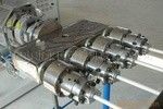 Giá tốt. Máy đùn nhựa PP Twin Dây chuyền đùn ống nhựa Trục vít đơn trực tuyến