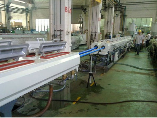Giá tốt. Máy đùn trục vít đôi bằng nhựa PVC Máy làm ống đôi cho ống nước trực tuyến
