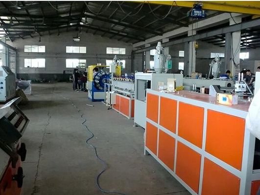 Giá tốt. Dây chuyền ép đùn nhựa mềm PVC sợi gia cường 380V 50HZ Bảo hành 1 năm trực tuyến
