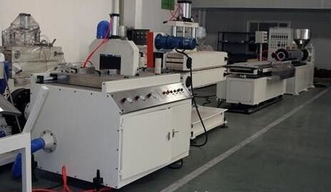 Giá tốt. Máy đùn trục vít đôi WPC cho trang trí cửa sổ và cửa ra vào trực tuyến