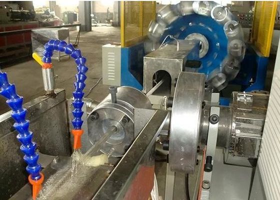 Giá tốt. Dây chuyền làm vườn nhựa PVC Dây chuyền ép đùn nhựa, trục vít đôi PVC Dây chuyền sản xuất ống gia cố trực tuyến