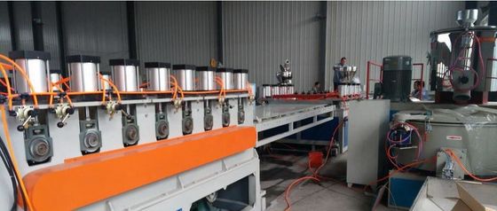 Giá tốt. PVC WPC Board Dây chuyền sản xuất Mẫu bảng xây dựng Máy đùn cho nội thất trực tuyến