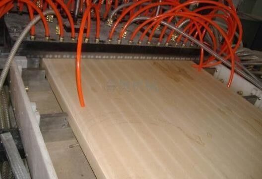 Giá tốt. Dây chuyền sản xuất ván nhựa WPC / Trục vít hình nón WPC Dây chuyền sản xuất trực tuyến