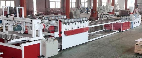 Giá tốt. Ván ép nhựa xây dựng Dây chuyền ép nhựa PVC / WPC trực tuyến
