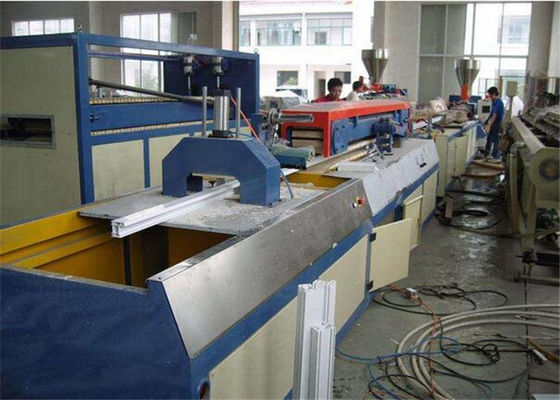 Giá tốt. Dây chuyền ép đùn nhựa PVC nhựa PVC với công suất 120 - 150 kg / giờ trực tuyến