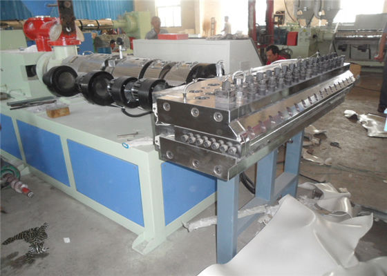 Giá tốt. Nội thất PVC Bọt Board Machine Hình nón đôi với hệ thống làm mát bằng dầu trực tuyến