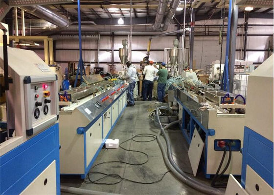Giá tốt. PVC WPC PP PE Cửa sổ khung tường ép đùn, nhựa PP PE Làm máy hồ sơ trực tuyến