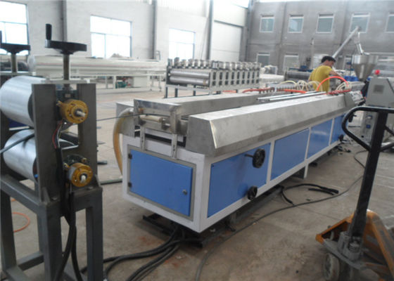 Giá tốt. Bảng điều khiển sản xuất gỗ và nhựa ốp tường PVC, dây chuyền ép nhựa trực tuyến