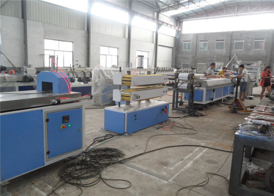 Giá tốt. PVC Trunk nhựa hồ sơ dây chuyền đùn, PVC bảng điều khiển nhựa hồ sơ máy móc trực tuyến