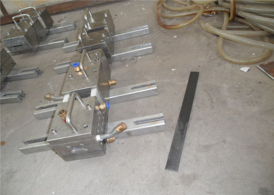 PVC WPC Profile Machine WPC PVC cửa sổ cửa sổ dây chuyền sản xuất hồ sơ nhựa với máy ép vít đôi