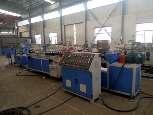 Giá tốt. Dây chuyền ép đùn nhựa PP / PE, Máy ép đùn hồ sơ khay WPC trực tuyến
