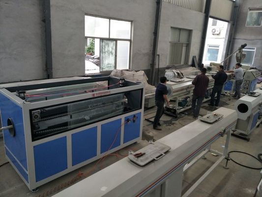 Giá tốt. CE PVC UPVC Ống ép đùn dây chuyền sản xuất Dây chuyền cấp nước trực tuyến