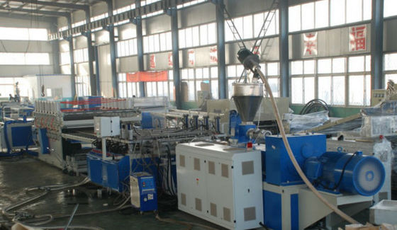 Giá tốt. WPC Builing Template Dây chuyền ép nhựa bằng nhựa tổng hợp, Máy đùn tấm xốp WPC trực tuyến