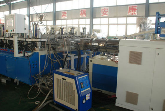 Giá tốt. Dây chuyền đôi trục vít WPC PVC sản xuất bảng bọt cho bảng nội thất trực tuyến