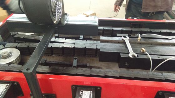 PP PE 9mm đến 40mm Máy sản xuất ống lăn lưng lạnh bằng nước