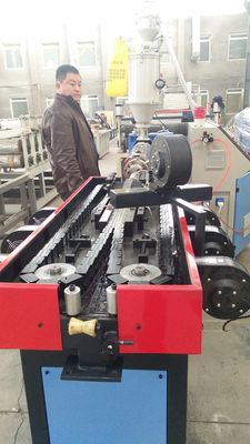 Giá tốt. PP PE nhựa đường ống ốp xát dây đơn tường ống ốp ốp làm máy trực tuyến