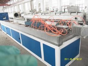 Giá tốt. Máy đùn hồ sơ tay vịn WPC, máy móc hồ sơ lan can trực tuyến