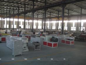 Giá tốt. Tái chế PVC WPC Bọt Board Machine, Máy đùn trục vít hình nón trực tuyến