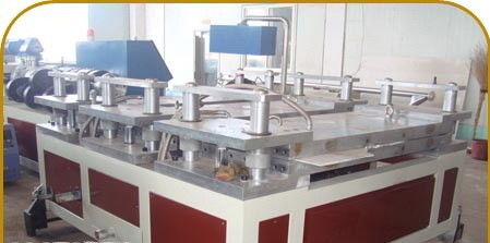 Giá tốt. Máy đùn nhựa trục vít đôi, dây chuyền sản xuất bảng WPC trực tuyến