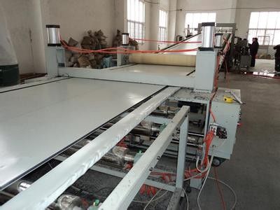 Giá tốt. PS / ABS Máy ép đùn tấm nhựa cố định, máy móc đồ chơi / hộp ăn trưa trực tuyến