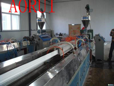 Giá tốt. Hồ sơ WPC PVC bảo vệ môi trường cho máy cửa sổ / cửa trực tuyến